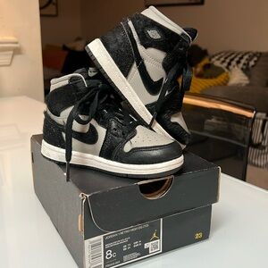 JORDAN 1 RETRO HIGH -8C TODDLER MEDIUM GREY /BLACK /WHITE - SIGNS OF WEAR / WORN